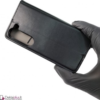 Telone dirbtinos odos atverčiamas dėklas - juodas (Samsung S23)